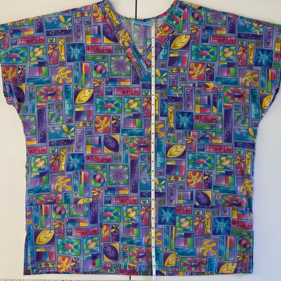 SCRUB TOP - Picture 2 of 3